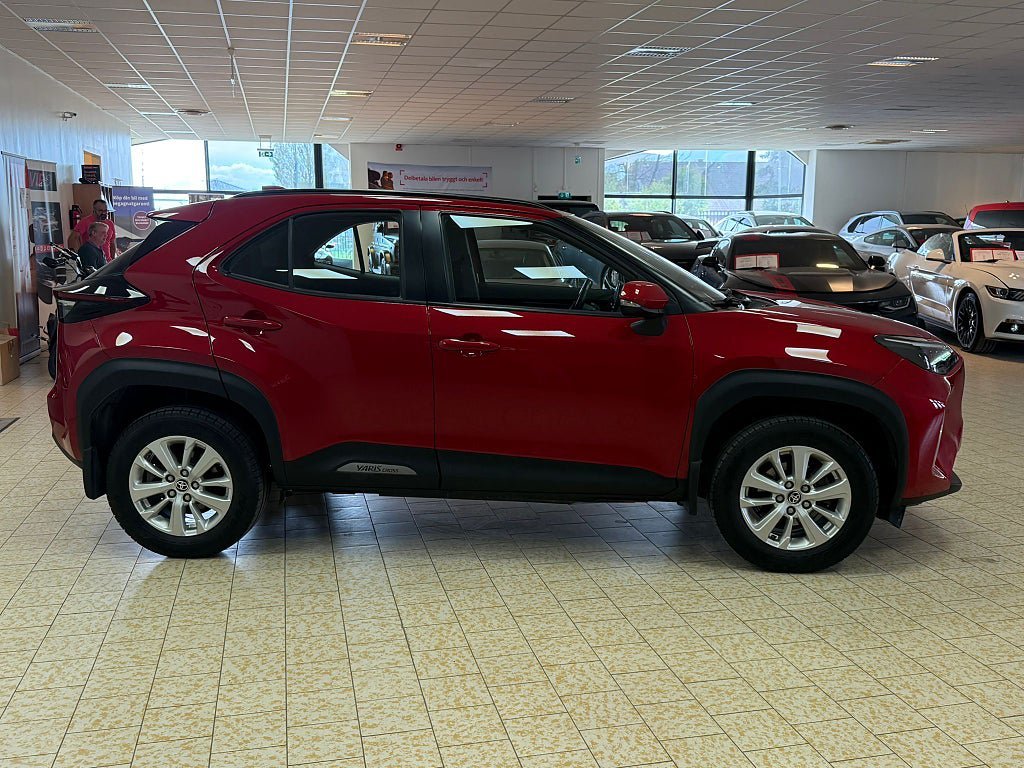 Vehicle Image 8