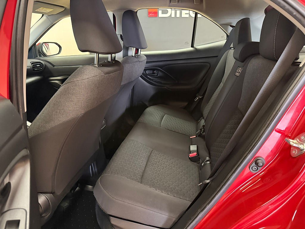Vehicle Image 15