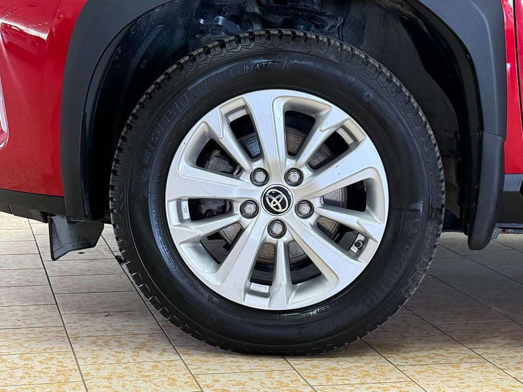 Vehicle Image 12