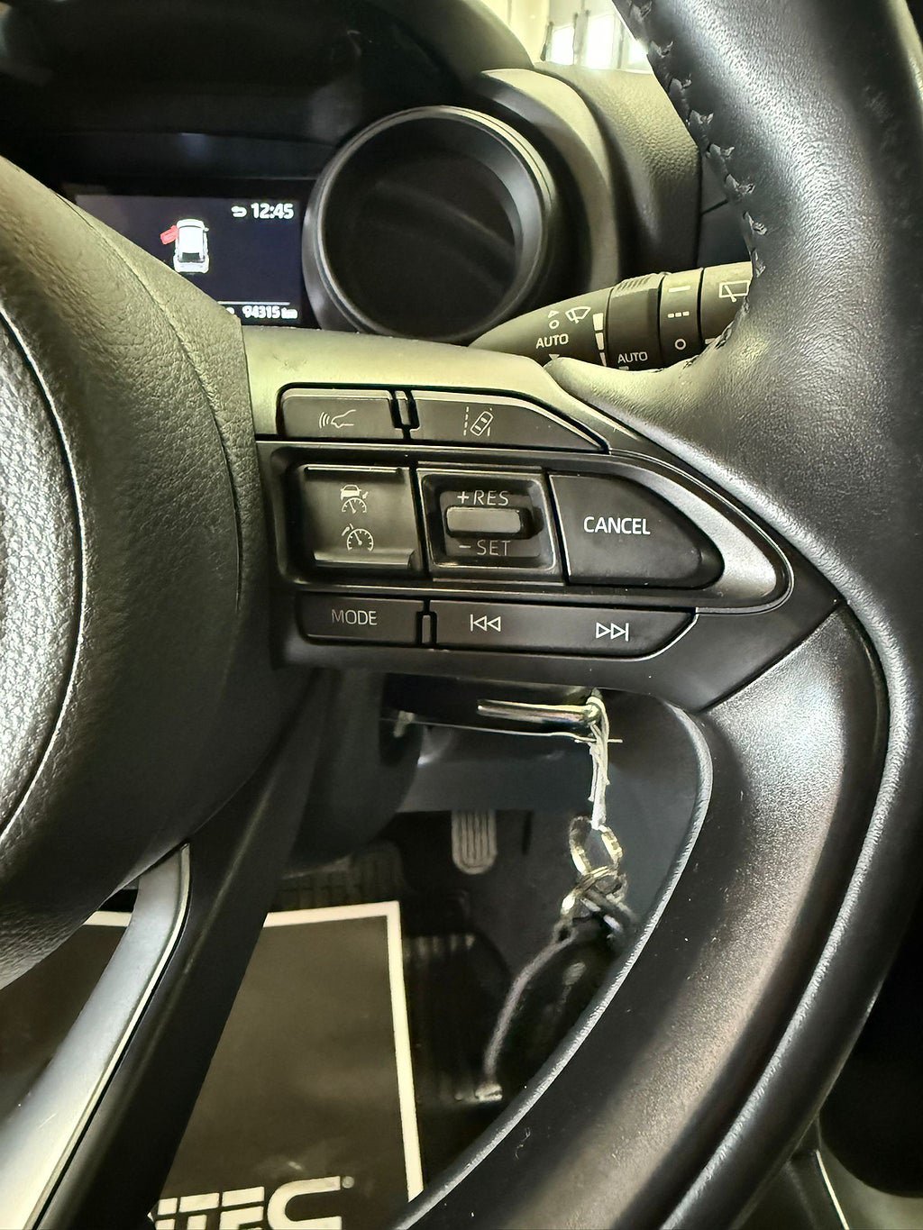 Vehicle Image 21