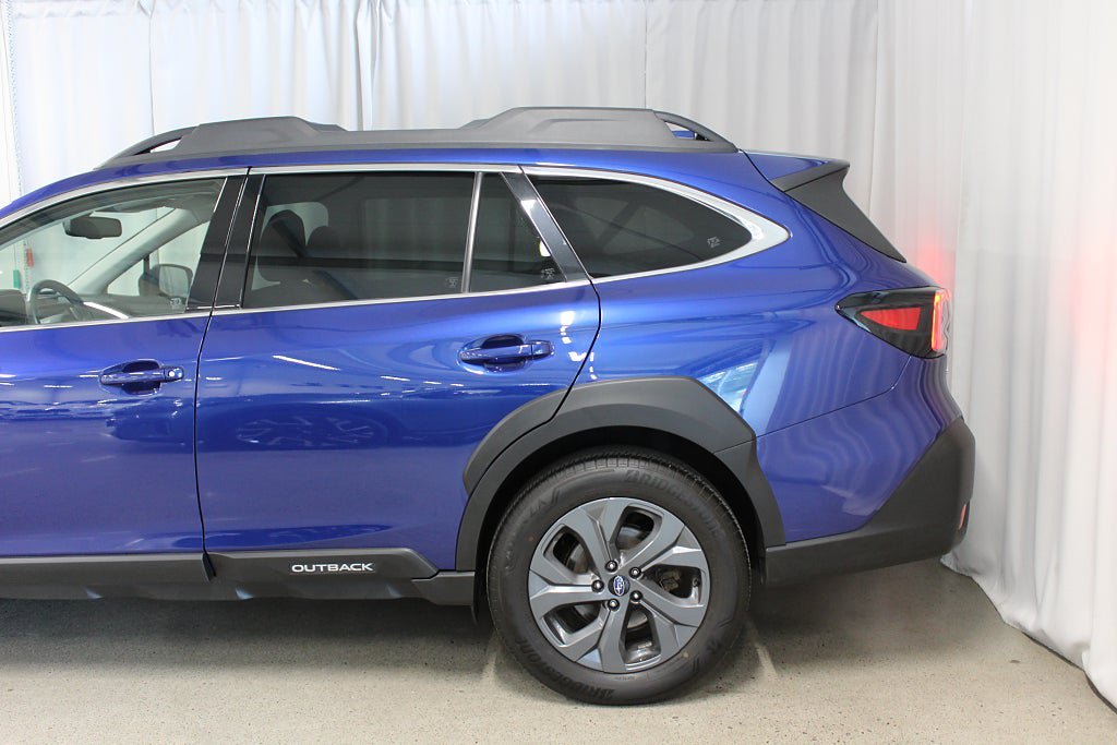 Vehicle Image 8
