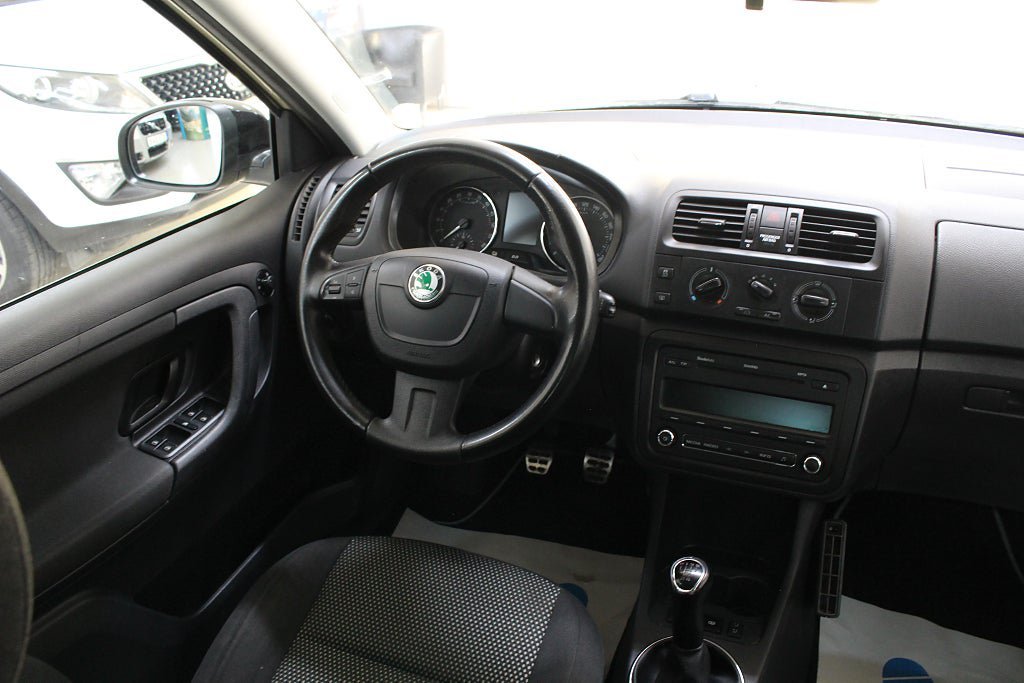 Vehicle Image 9