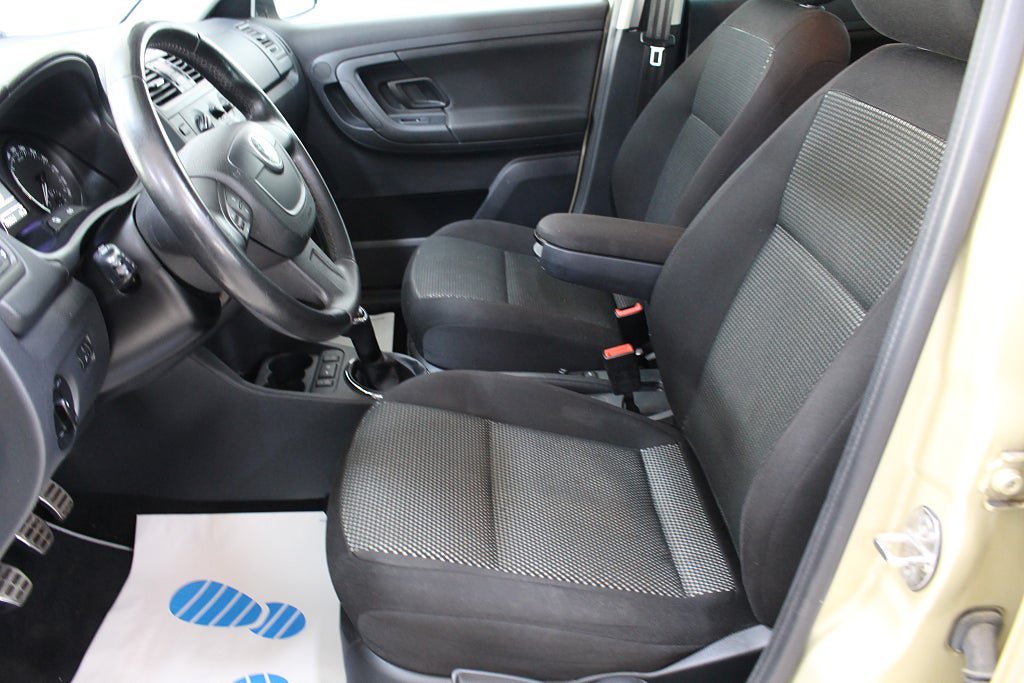 Vehicle Image 12