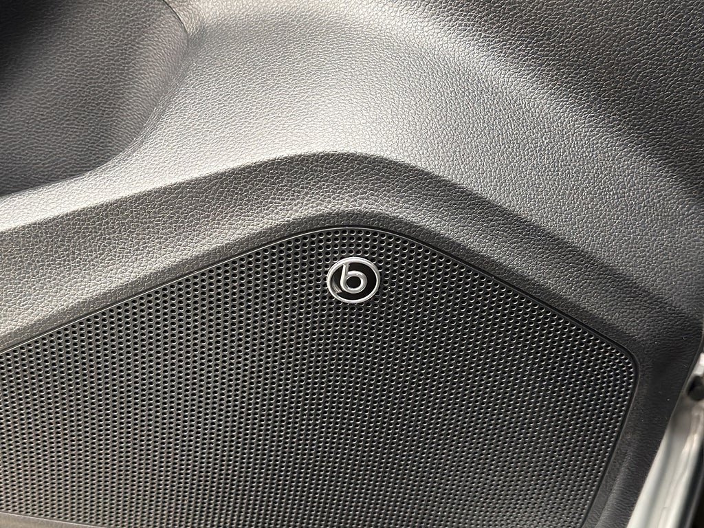 Vehicle Image 35