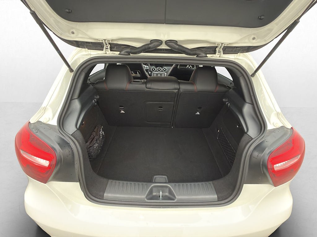 Vehicle Image 25