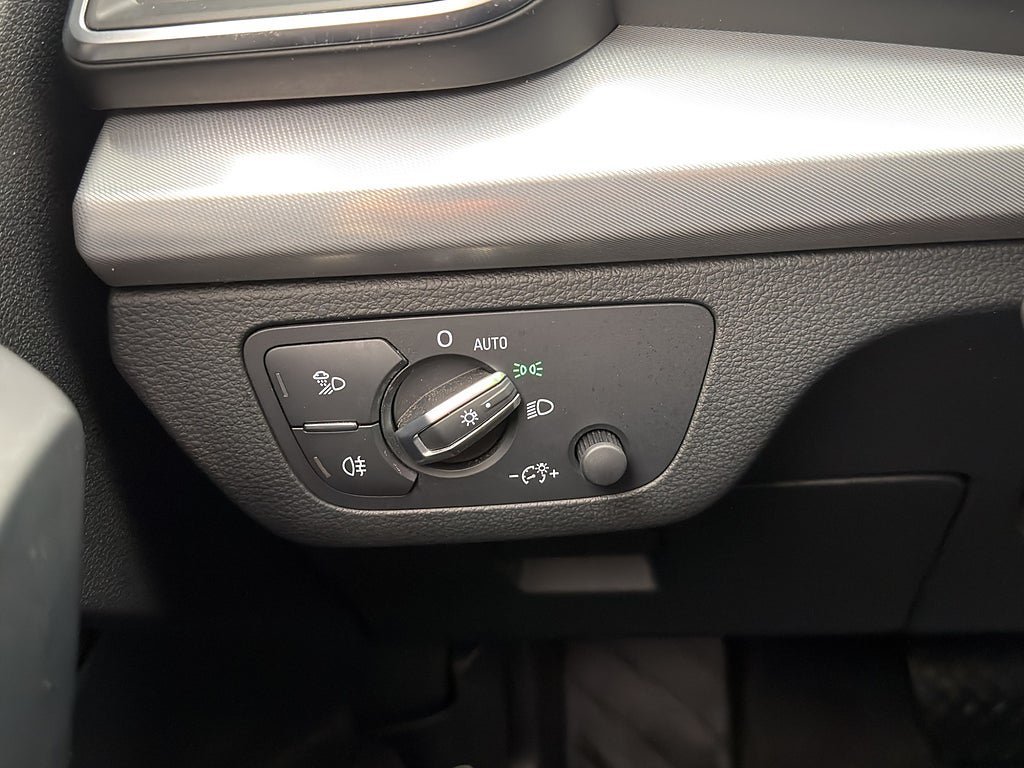 Vehicle Image 27