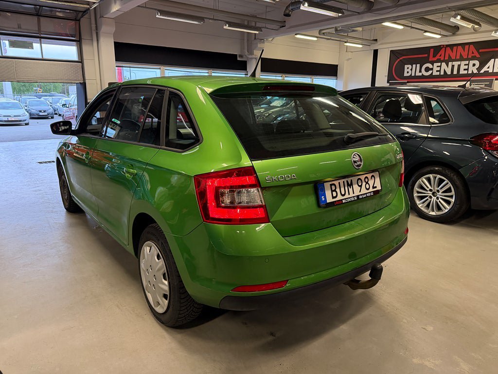 Vehicle Image 6
