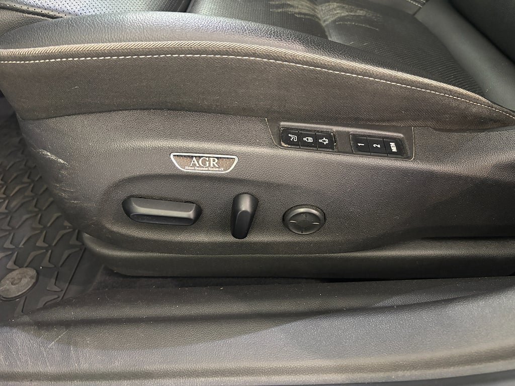 Vehicle Image 17