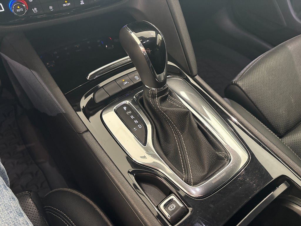 Vehicle Image 22