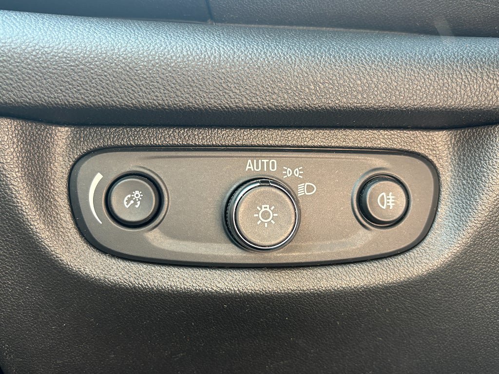 Vehicle Image 25