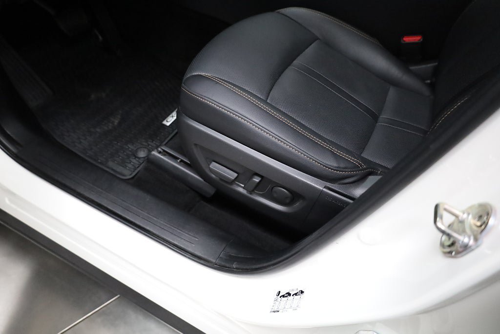 Vehicle Image 13
