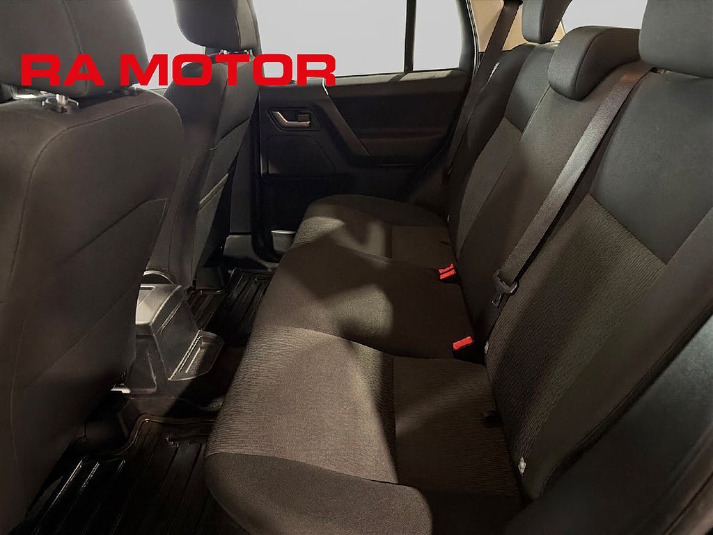 Vehicle Image 9