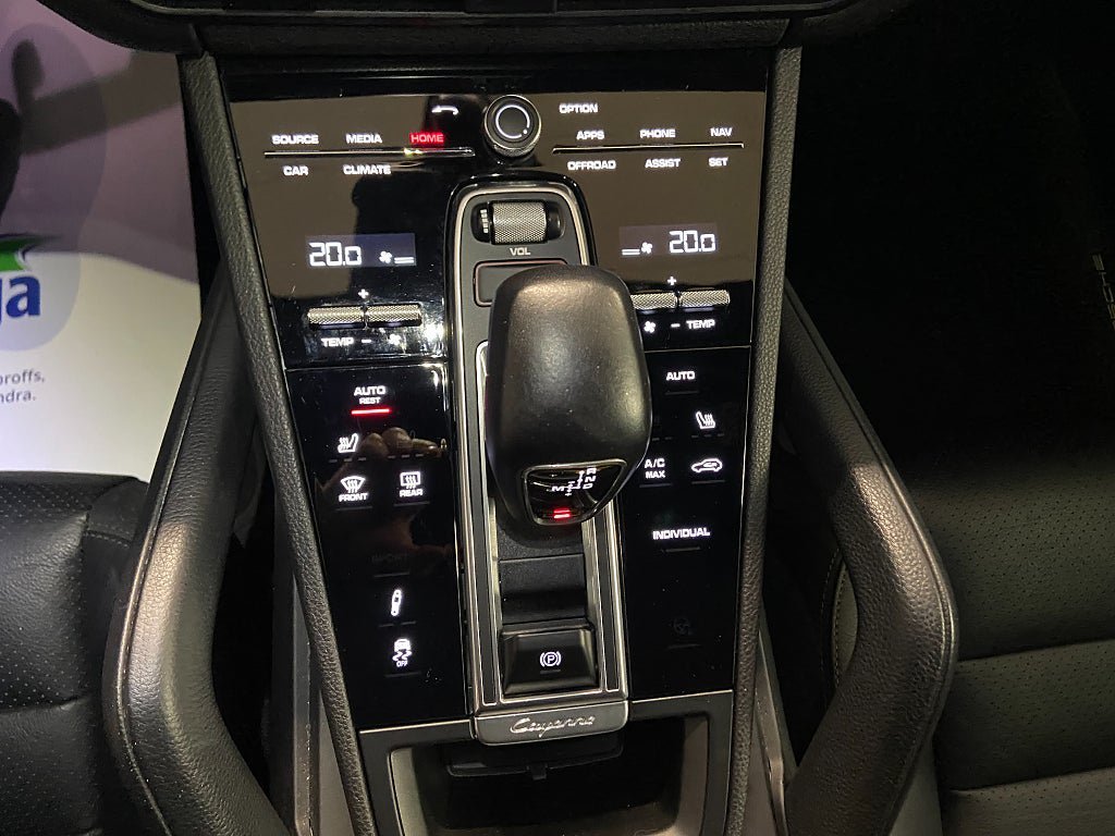 Vehicle Image 23