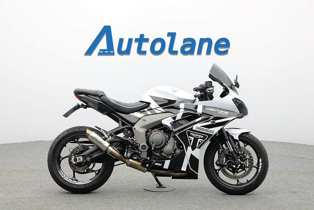Vehicle Image 6