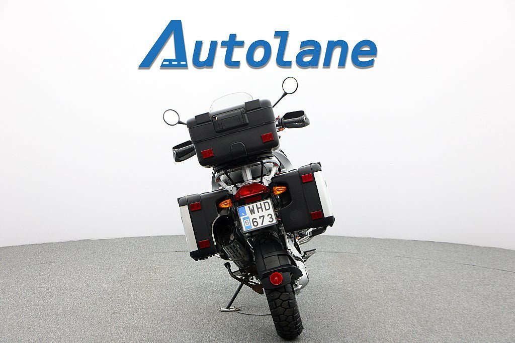 Vehicle Image 8