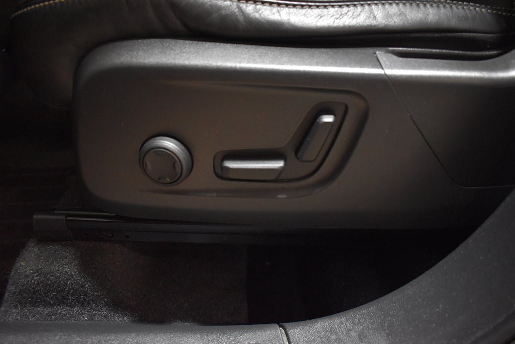 Vehicle Image 22
