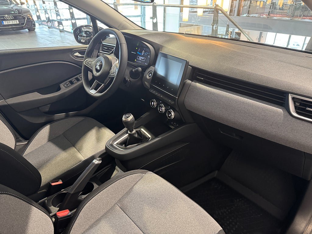 Vehicle Image 11