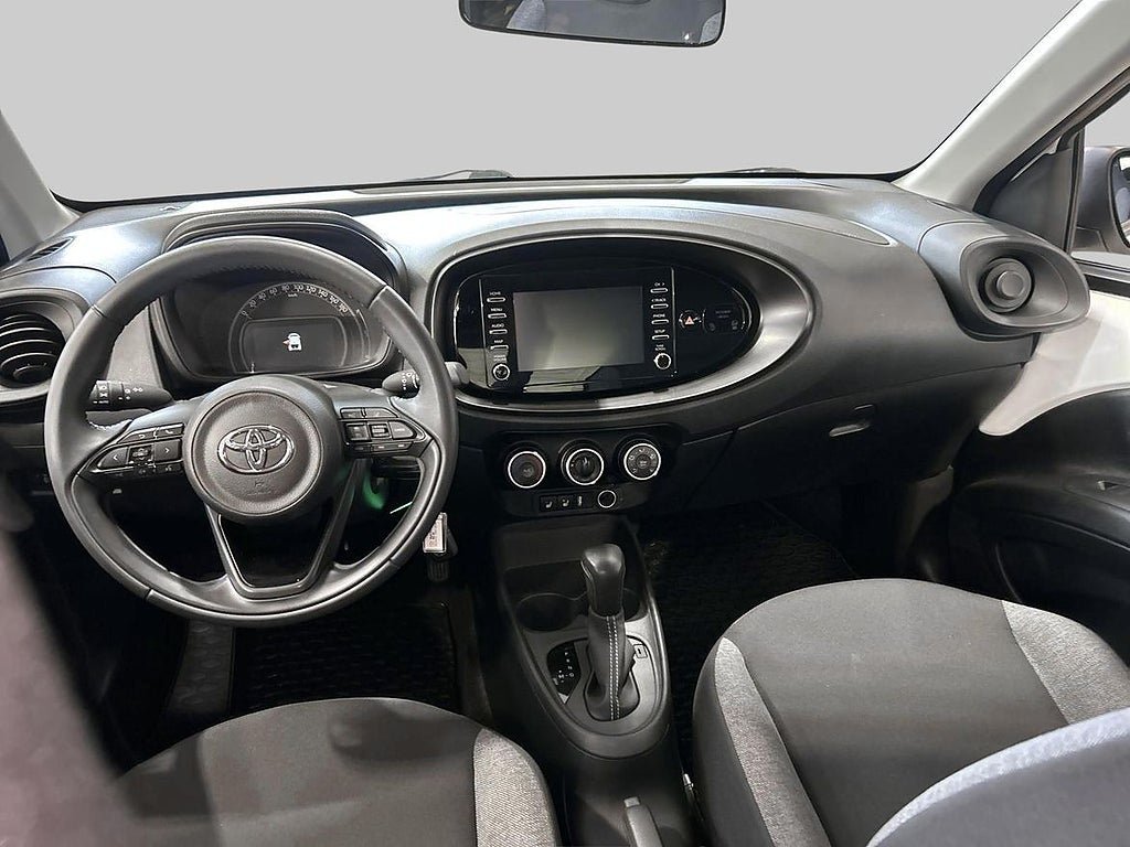 Vehicle Image 11