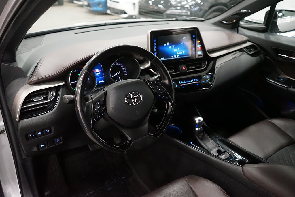 Vehicle Image 11