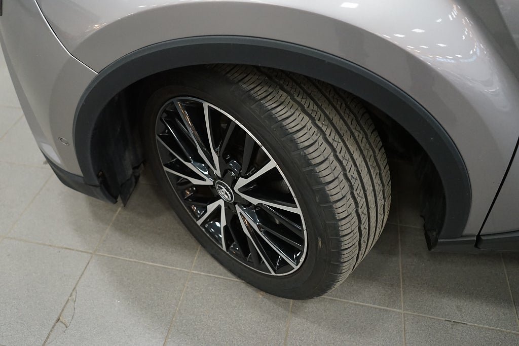 Vehicle Image 18