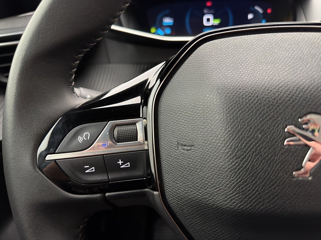 Vehicle Image 24