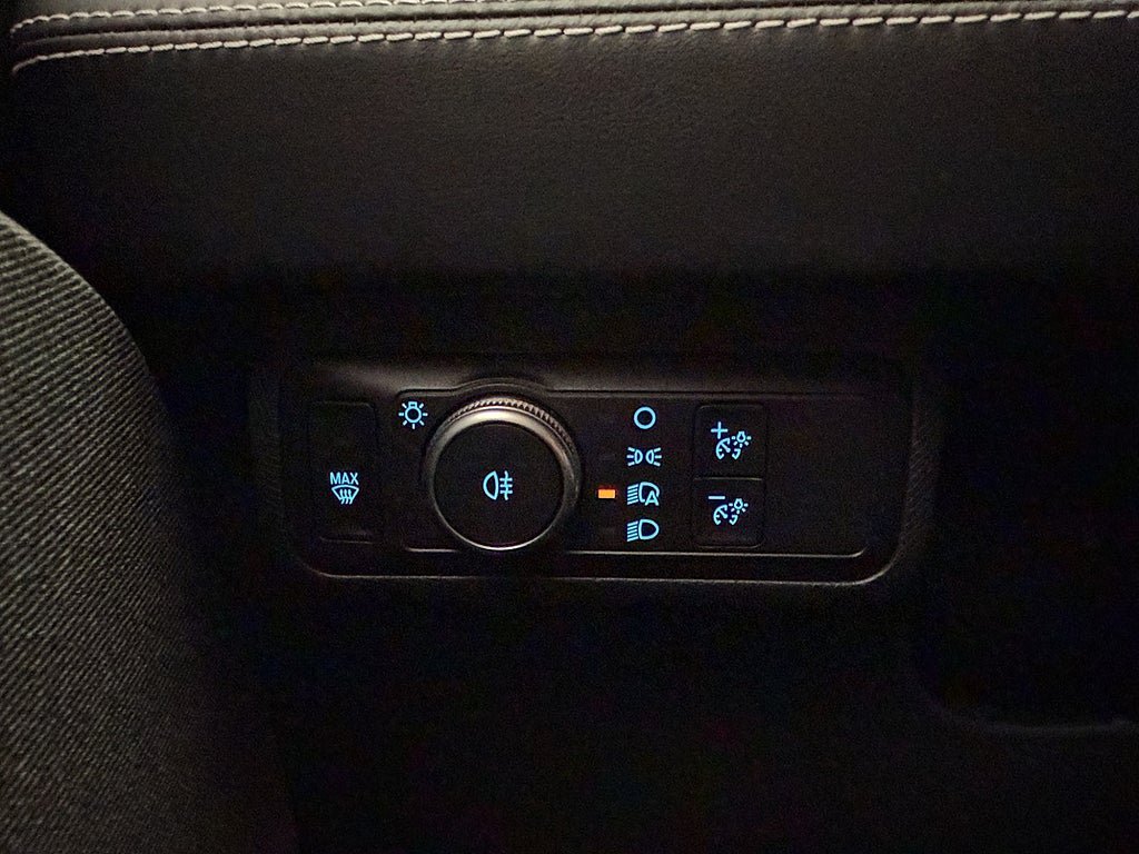 Vehicle Image 32