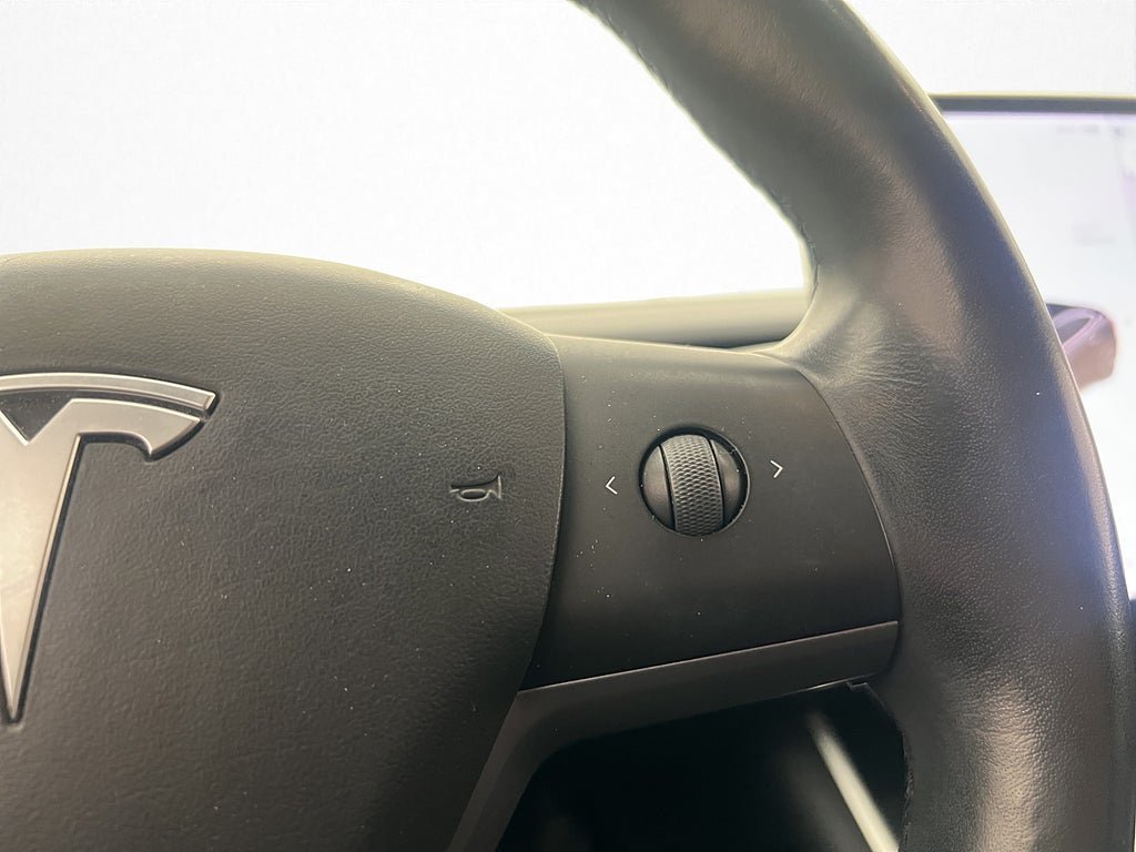 Vehicle Image 28