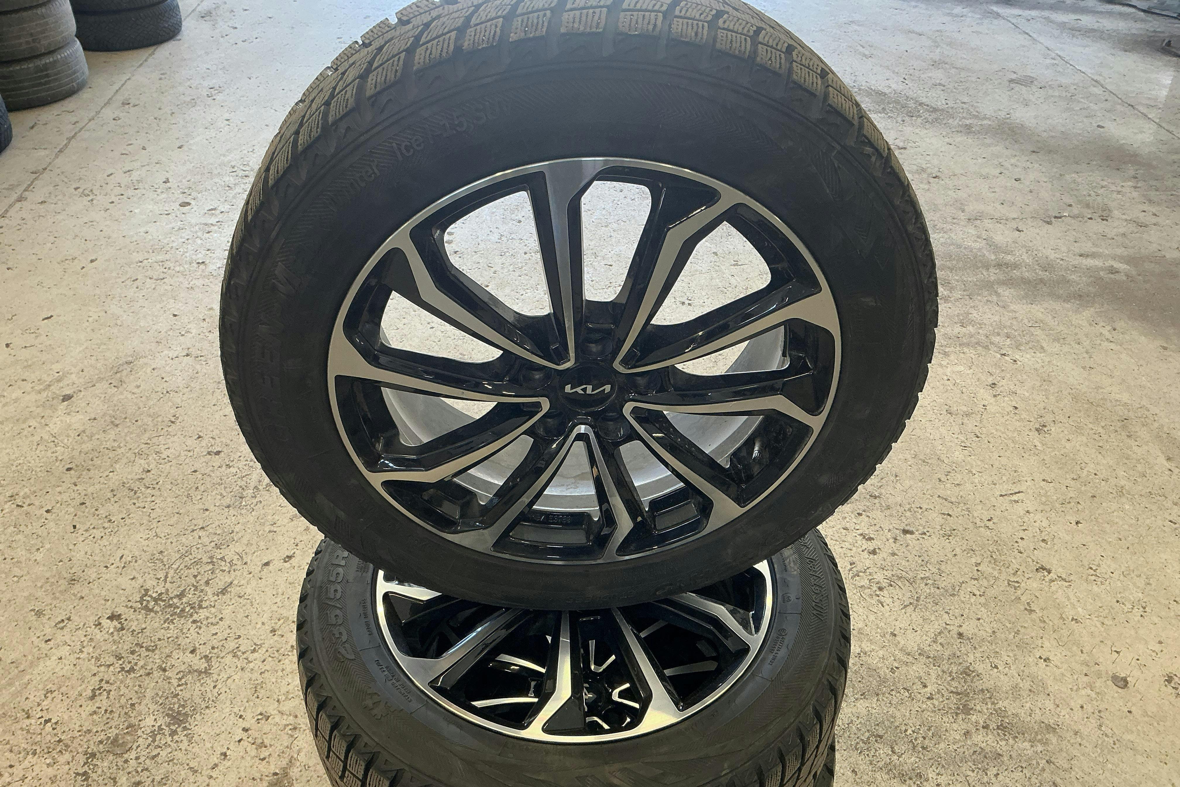 Vehicle Image 18