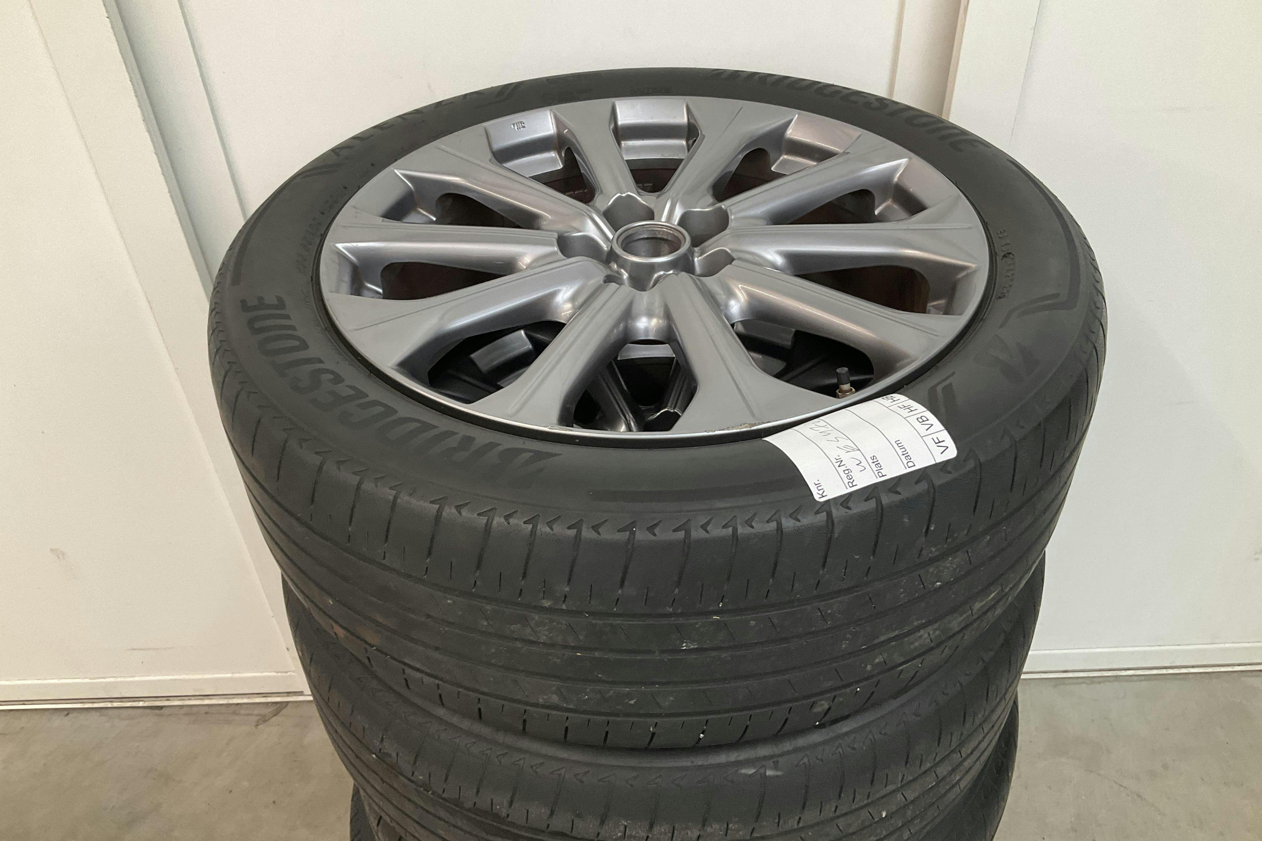 Vehicle Image 15