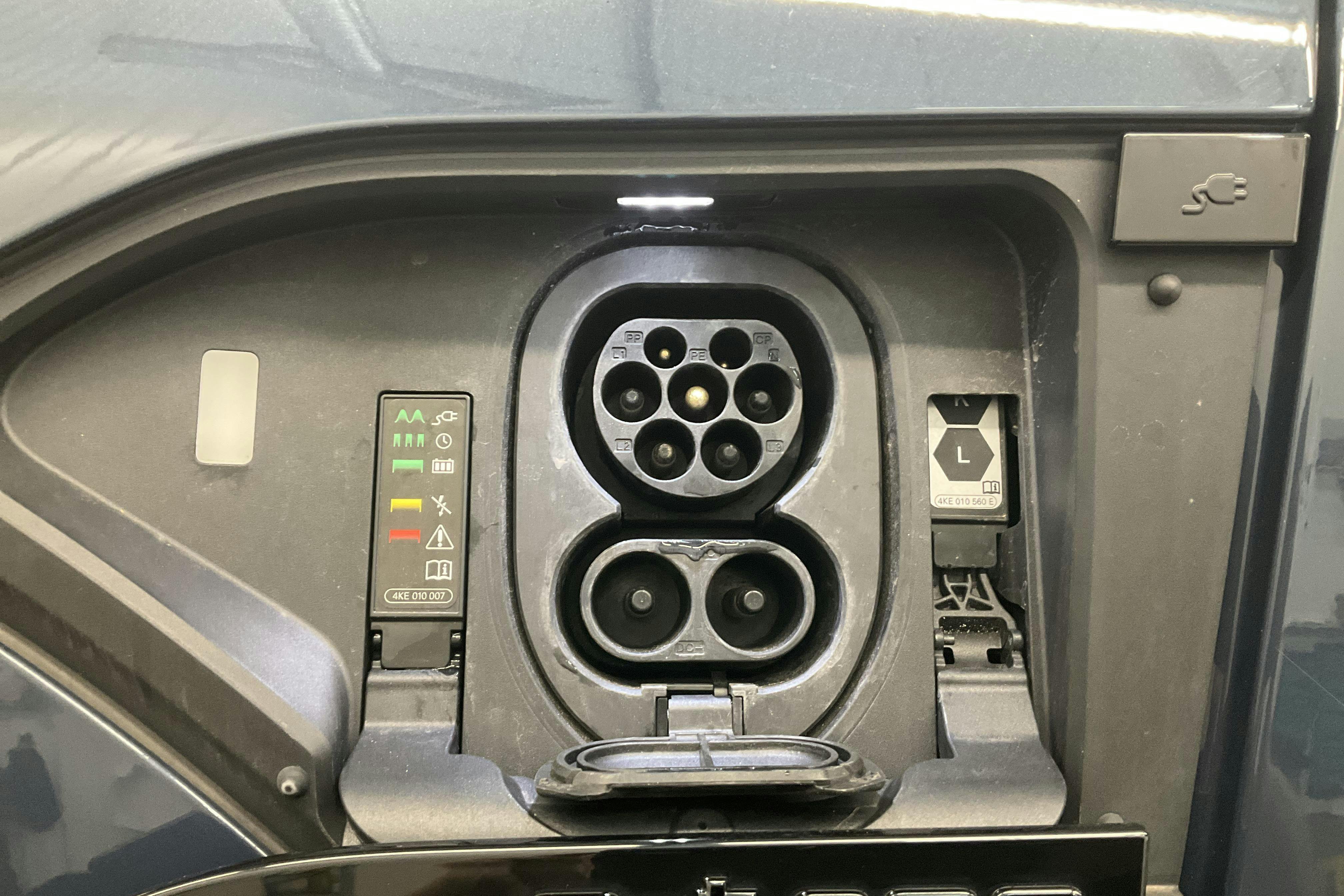 Vehicle Image 19