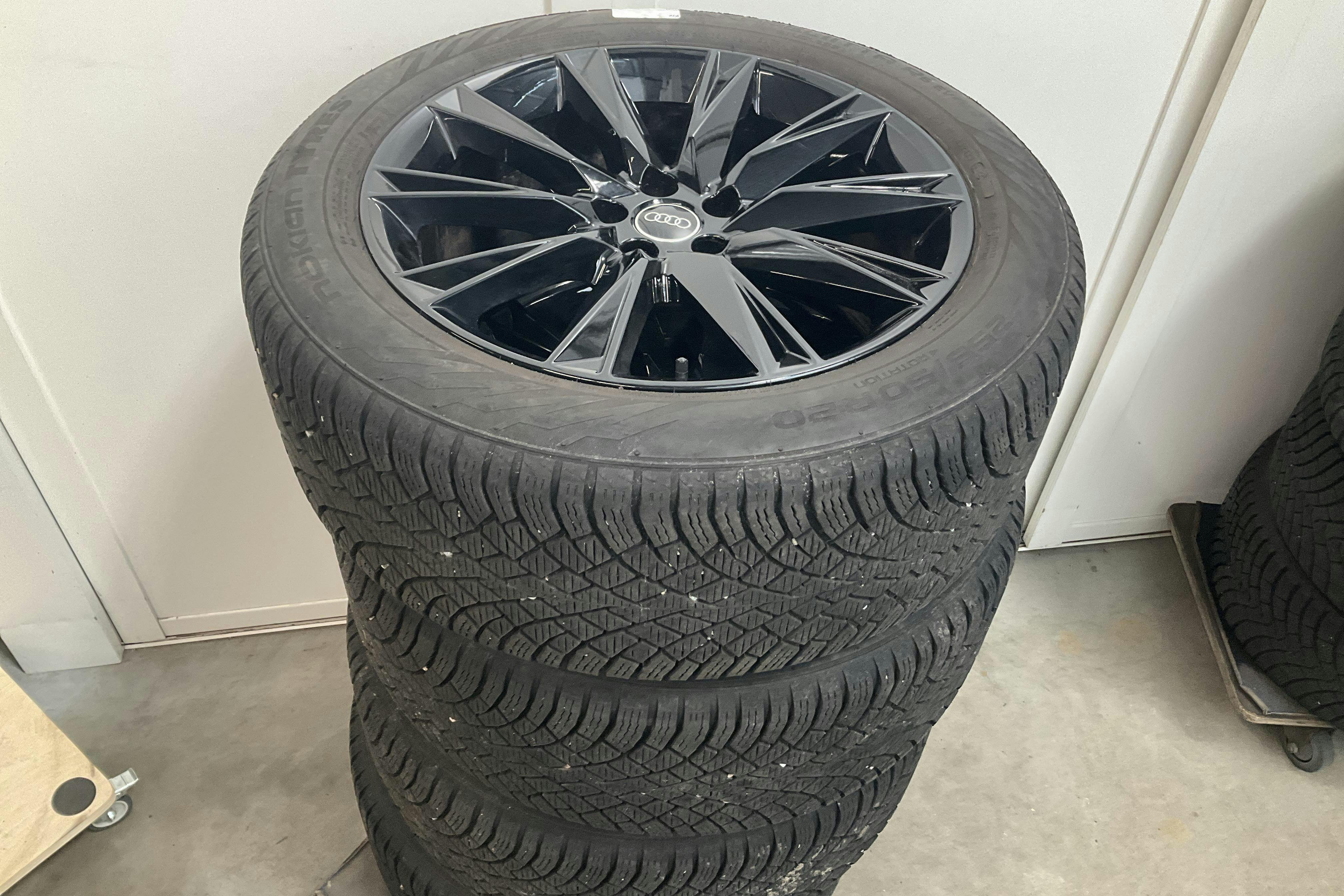 Vehicle Image 20
