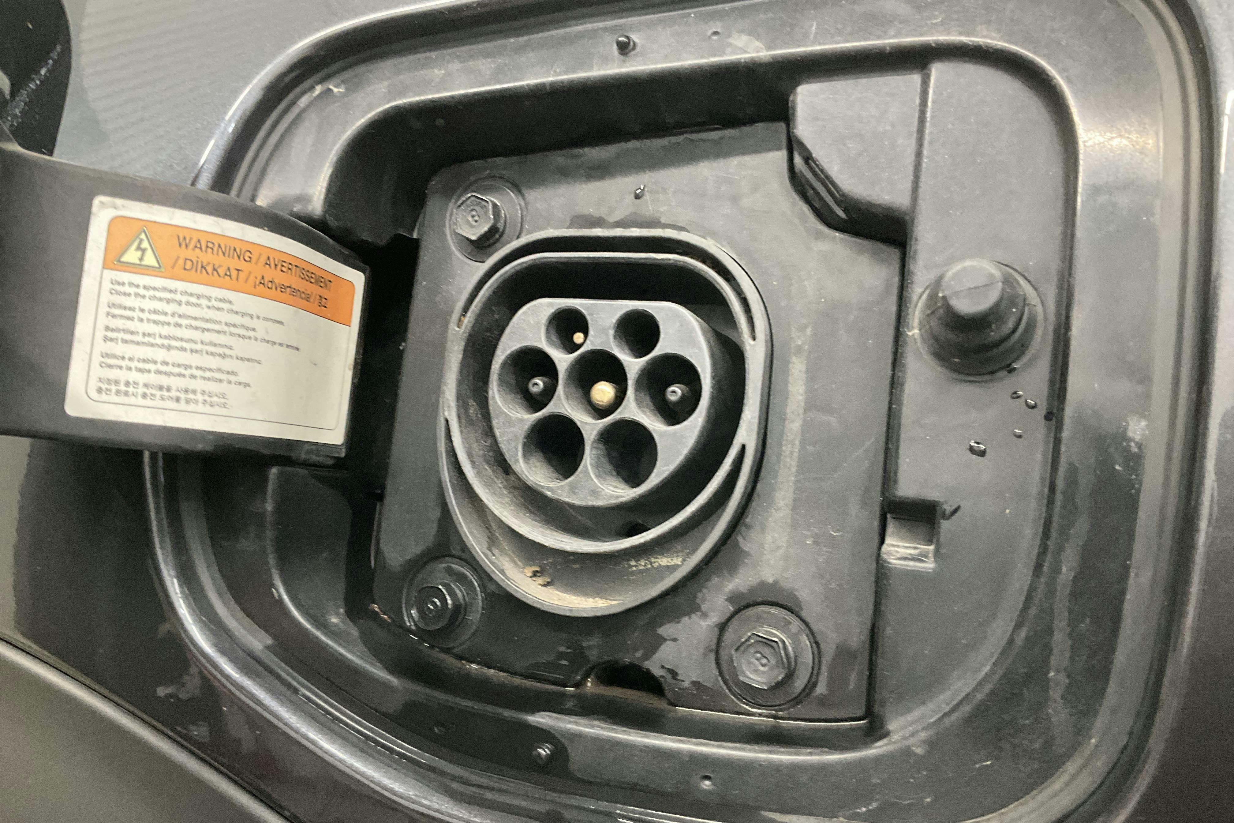 Vehicle Image 16