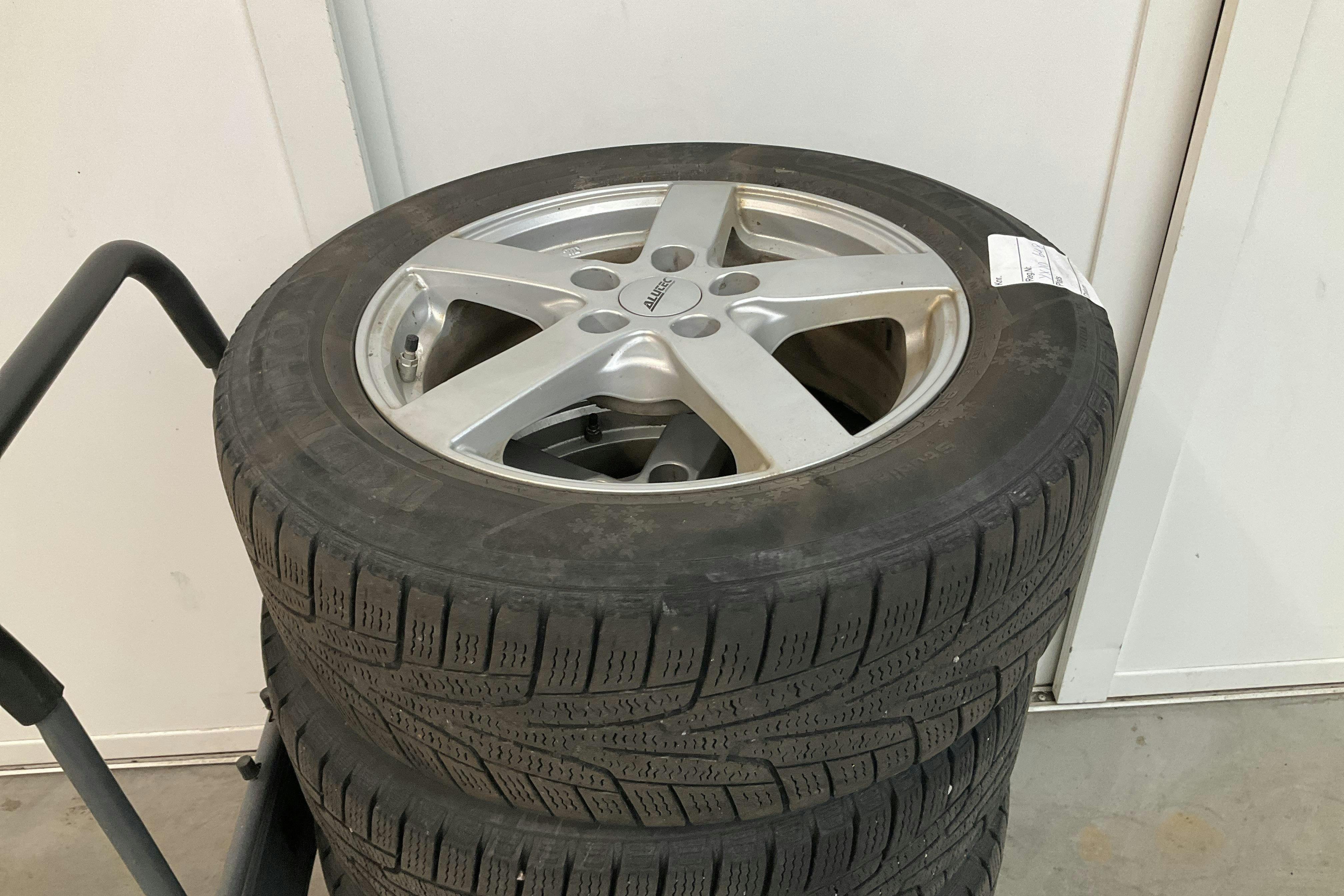 Vehicle Image 17