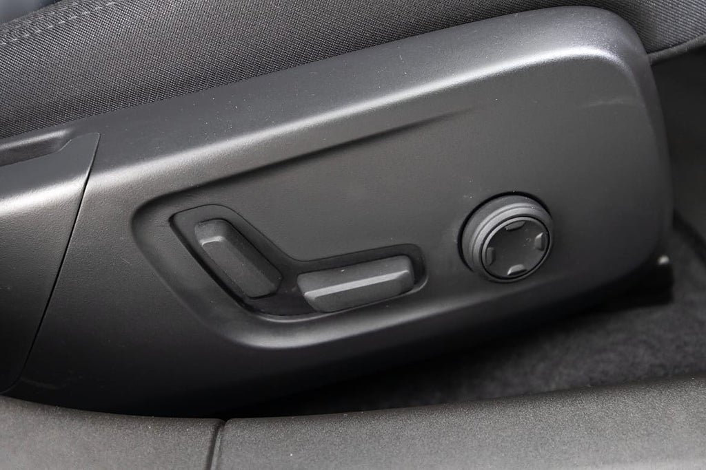 Vehicle Image 26