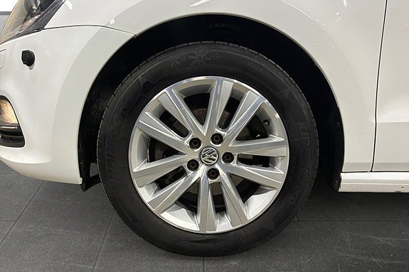 Vehicle Image 16