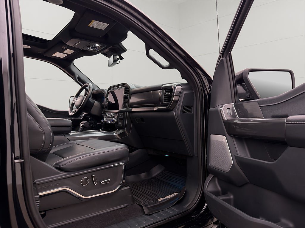 Vehicle Image 38