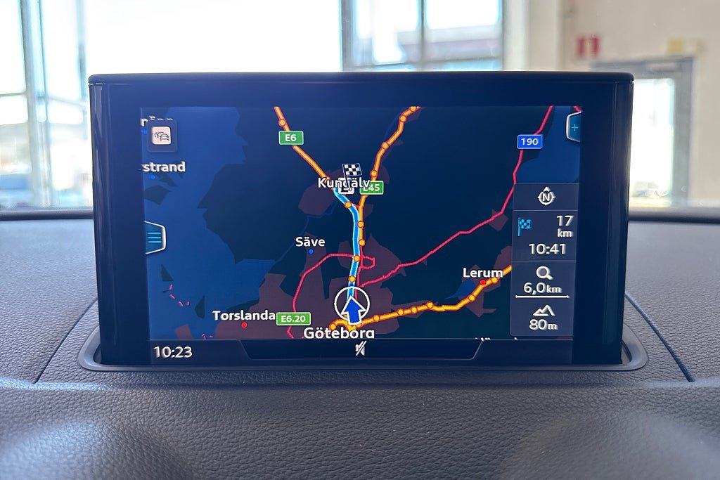 Vehicle Image 22