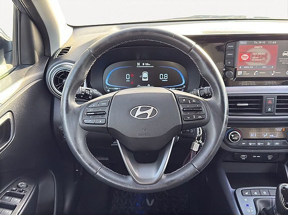 Vehicle Image 18