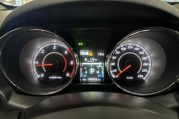 Vehicle Image 16