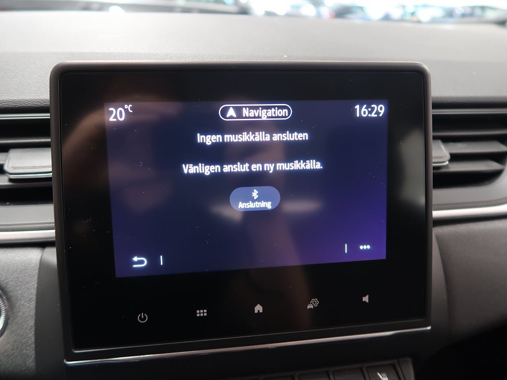 Vehicle Image 25