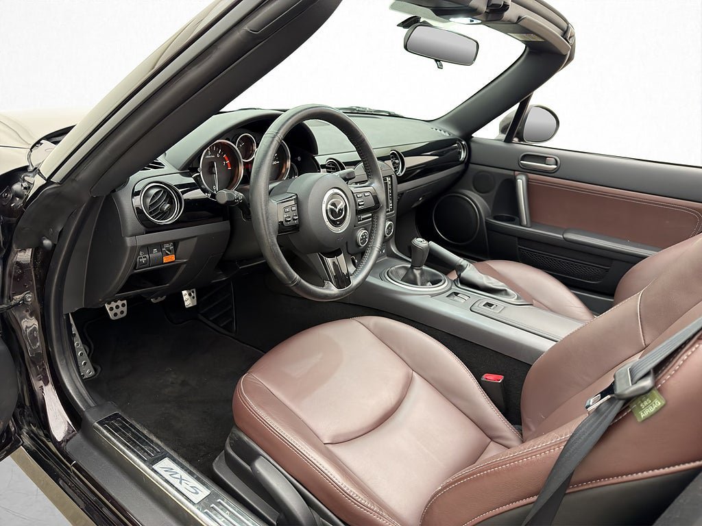 Vehicle Image 8