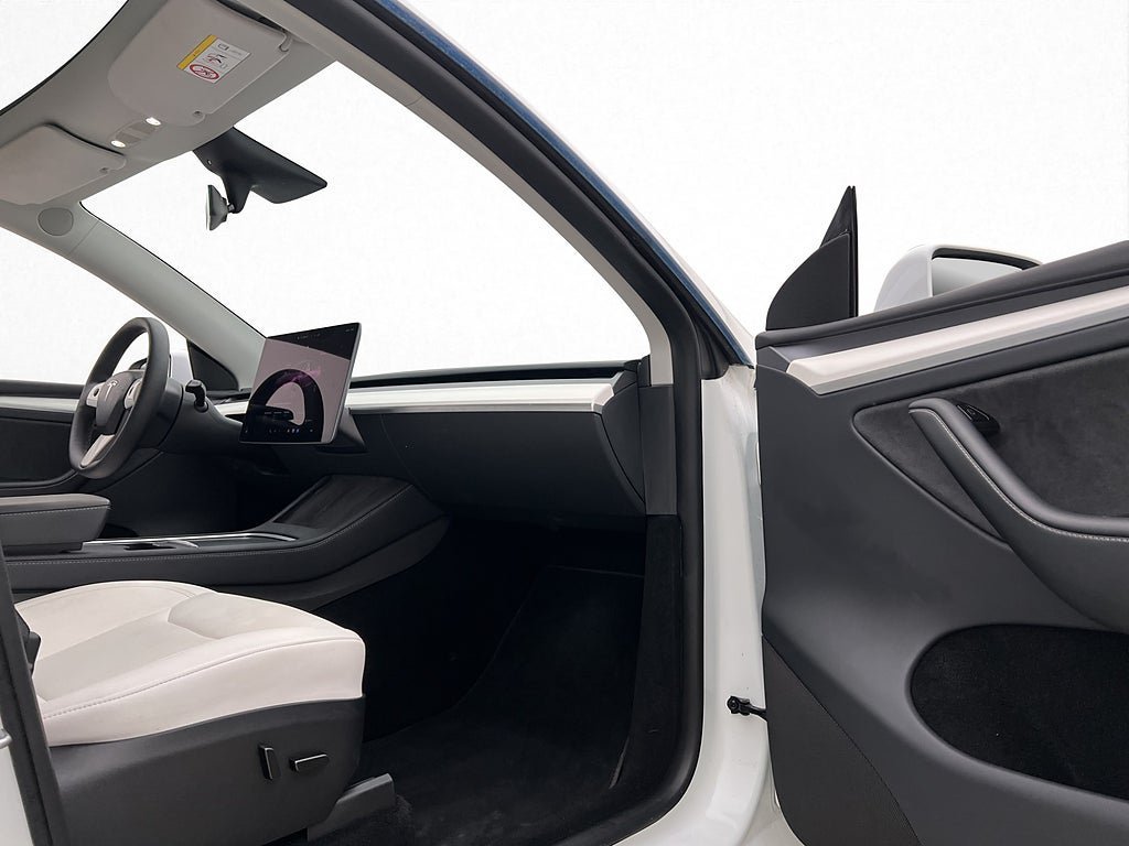Vehicle Image 33