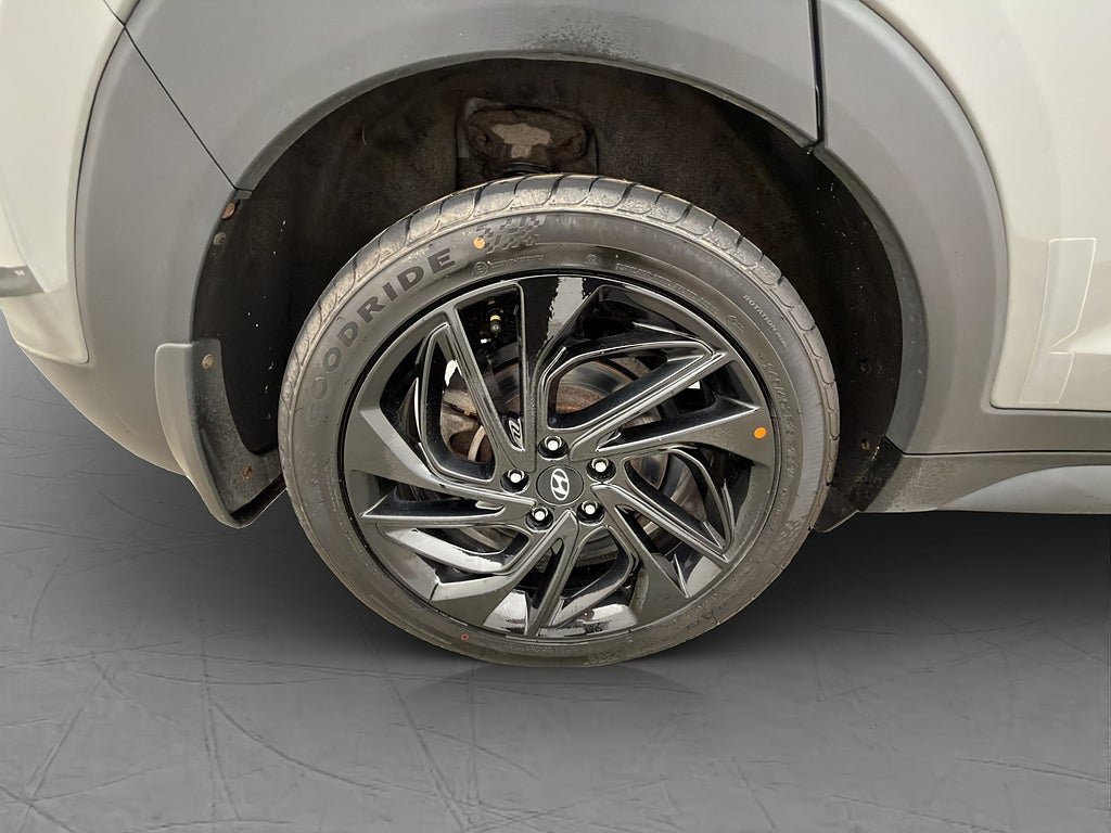 Vehicle Image 32