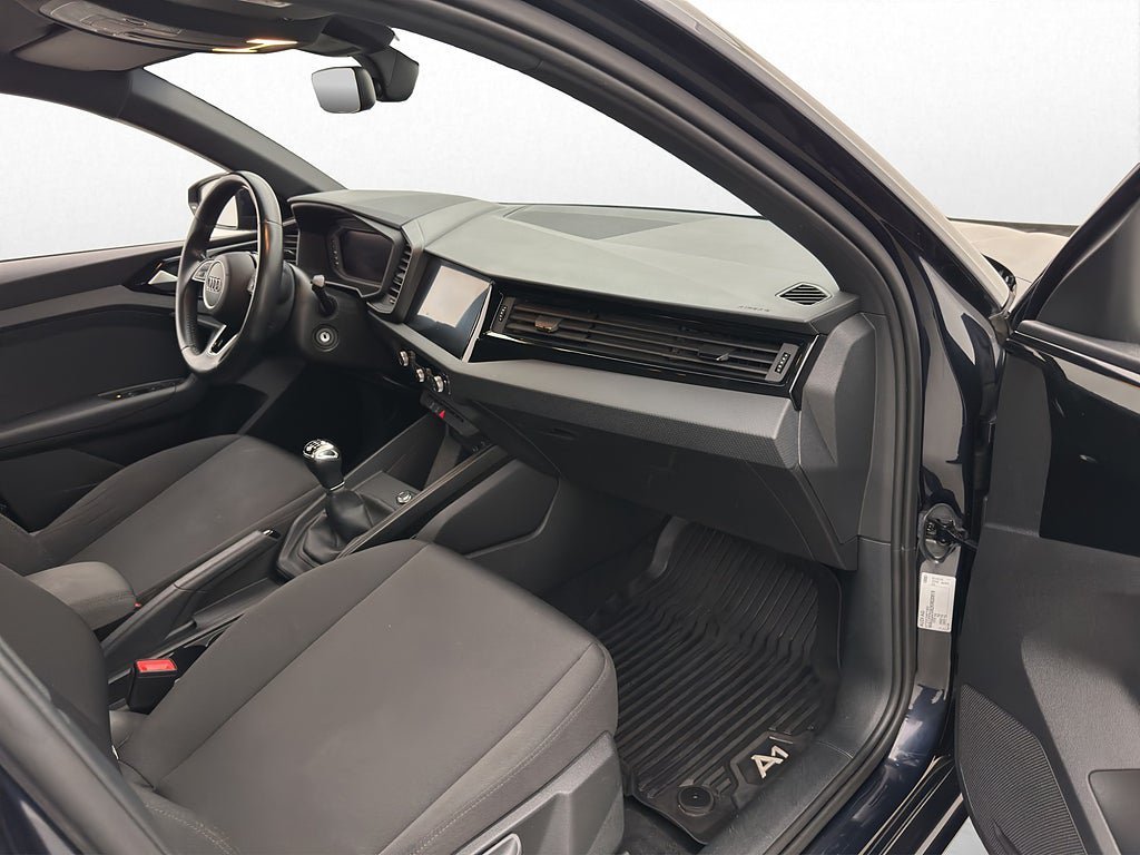 Vehicle Image 23