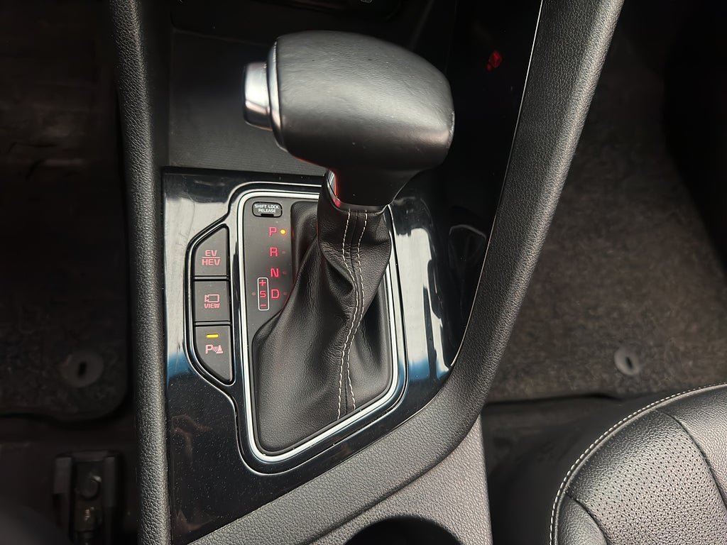 Vehicle Image 21