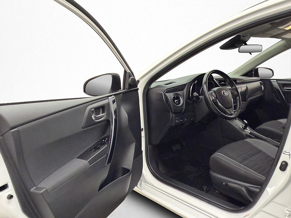 Vehicle Image 10