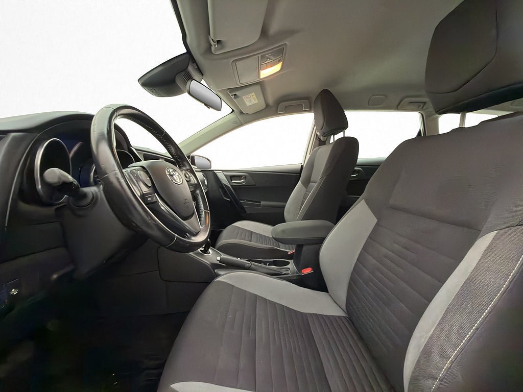Vehicle Image 11