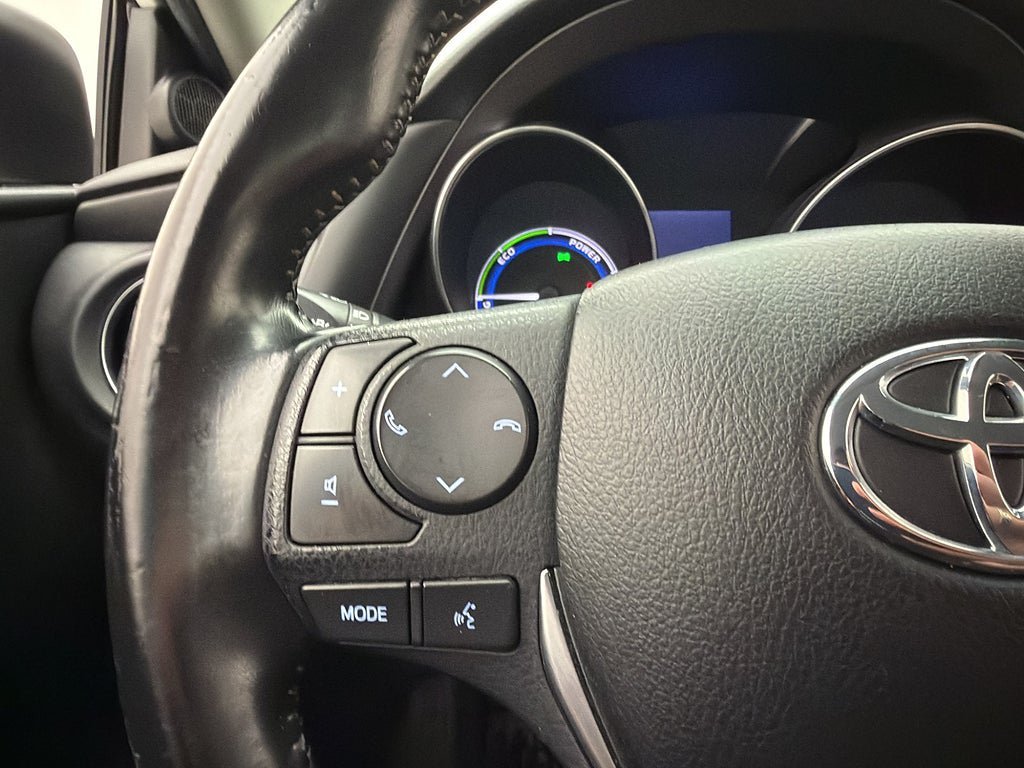 Vehicle Image 15