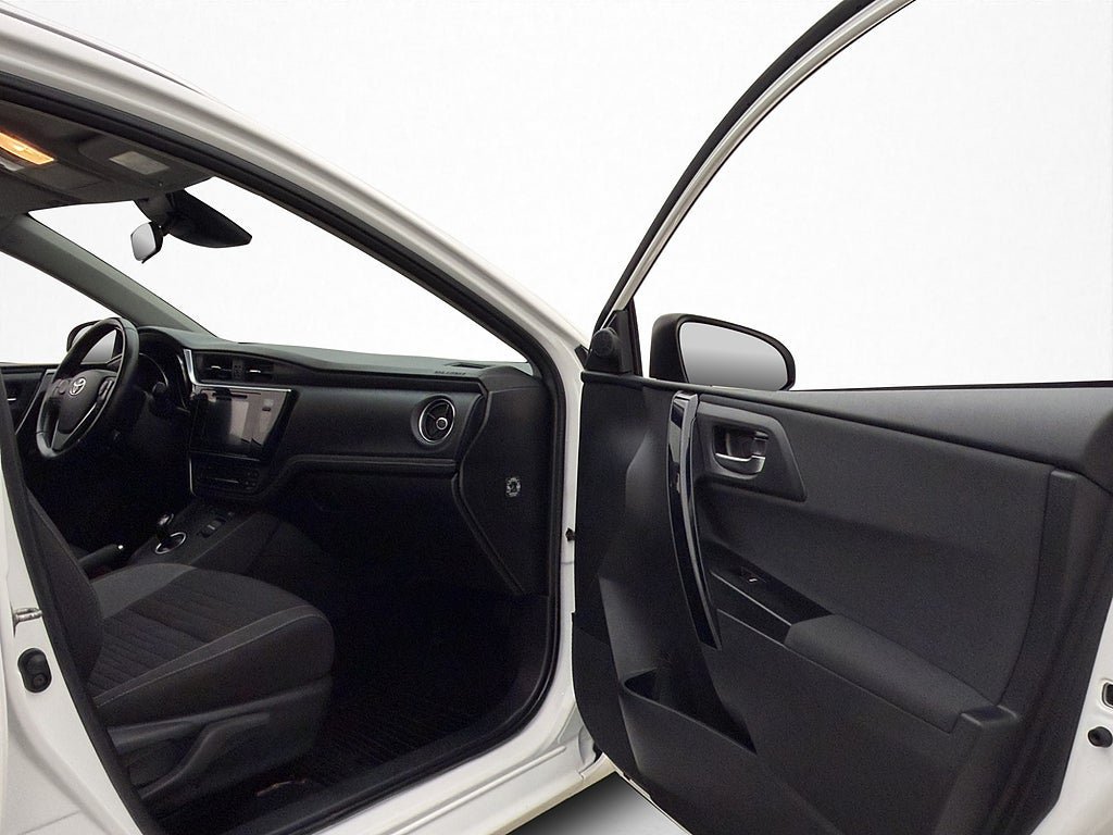 Vehicle Image 21