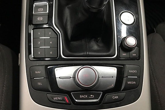 Vehicle Image 26